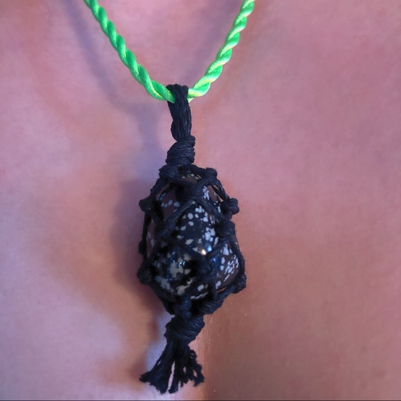 Snowflake Obsidian Macrame Crystal Necklace - Picture 2 of 6